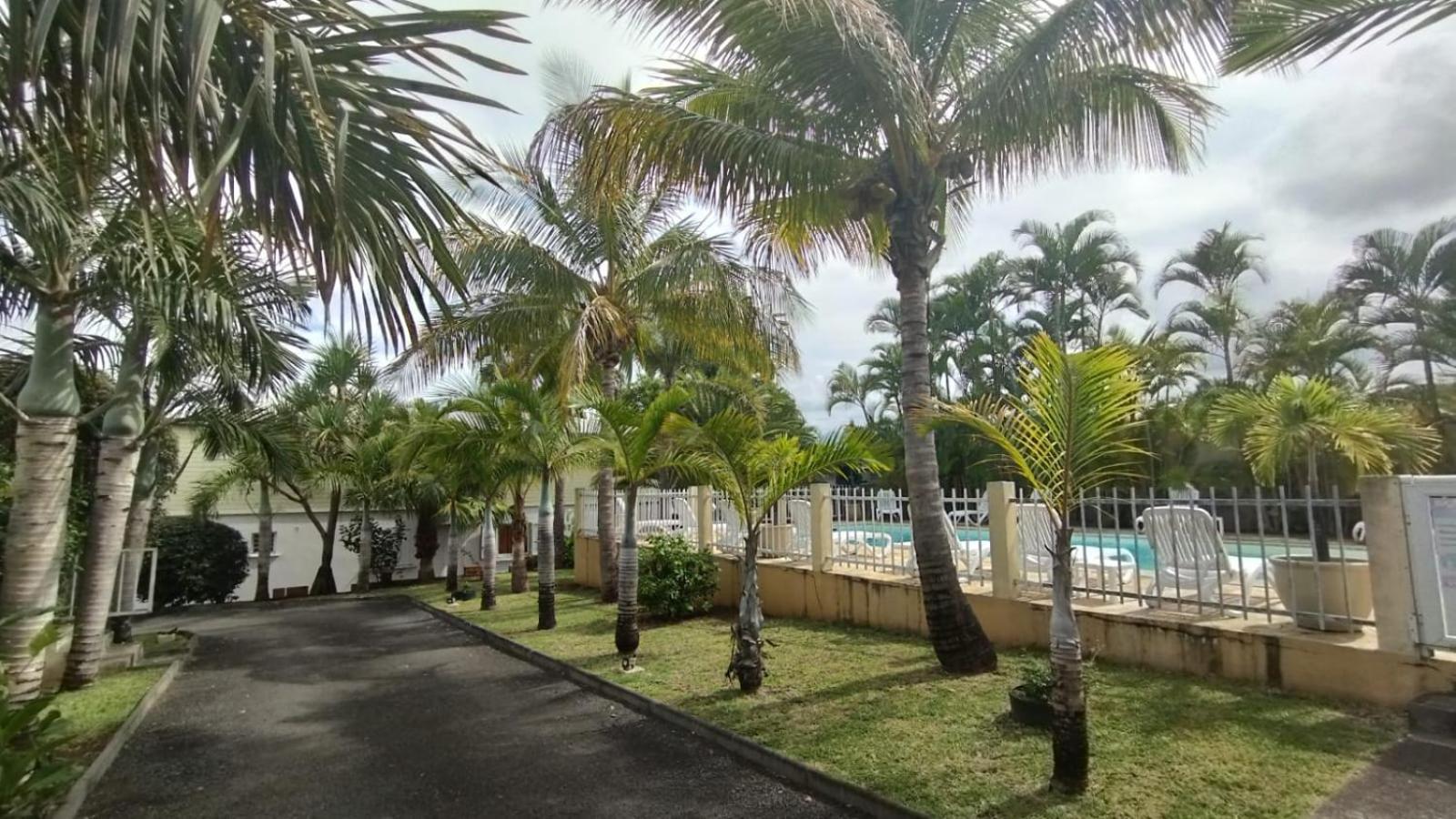 F2 Residence Oasis Terre Rouge A סן-פייר מראה חיצוני תמונה