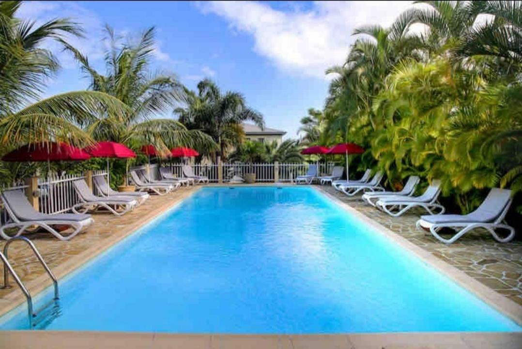 F2 Residence Oasis Terre Rouge A סן-פייר מראה חיצוני תמונה